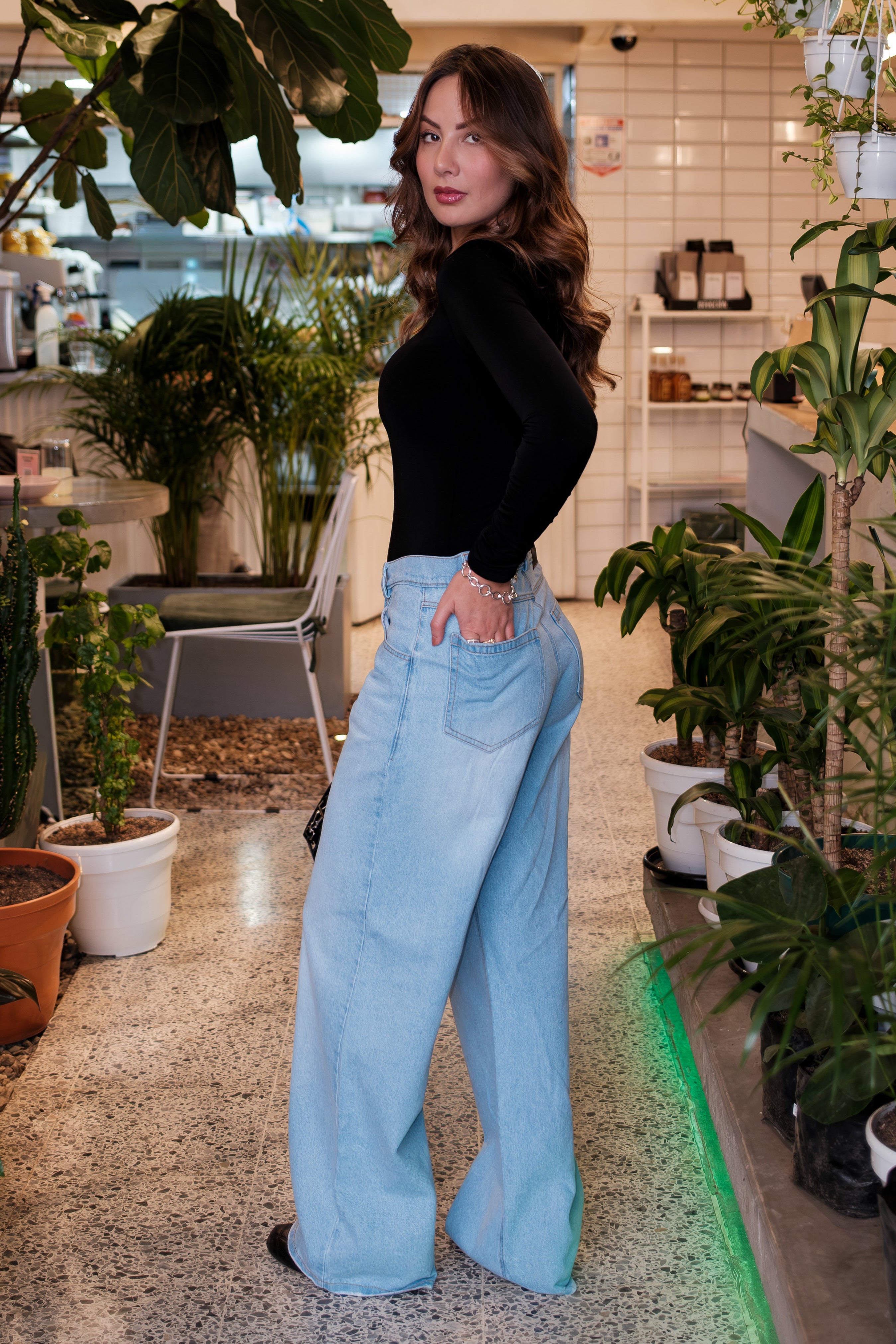 WOMEN LOOSE STRAIGHT JEANS 01